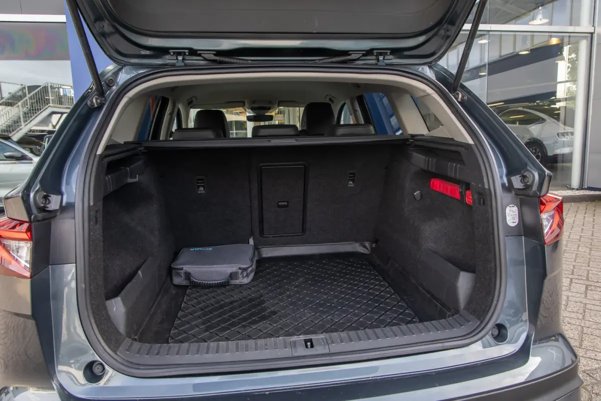 80 First Edition | Trekhaak | Camera | Memory | Cruise adaptief | Stoel verwarming voor+achter | Matrix LED | Apple Carplay/Android Auto | Dodehoek detectie | Keyless entry+strart 80 First E