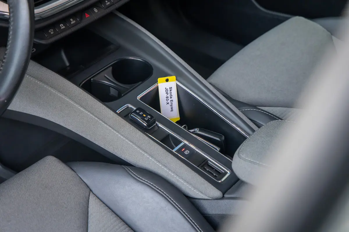 80 First Edition | Trekhaak | Camera | Memory | Cruise adaptief | Stoel verwarming voor+achter | Matrix LED | Apple Carplay/Android Auto | Dodehoek detectie | Keyless entry+strart 80 First E