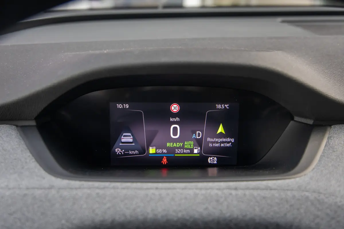 80 First Edition | Trekhaak | Camera | Memory | Cruise adaptief | Stoel verwarming voor+achter | Matrix LED | Apple Carplay/Android Auto | Dodehoek detectie | Keyless entry+strart 80 First E