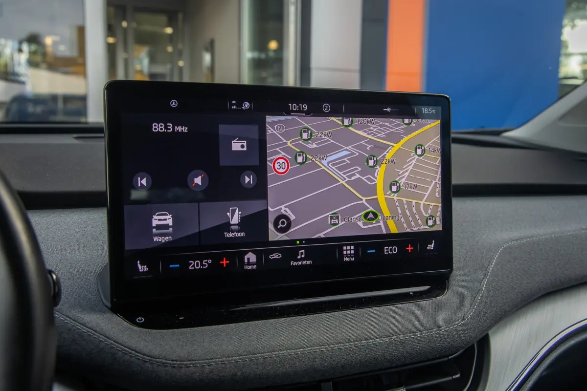 80 First Edition | Trekhaak | Camera | Memory | Cruise adaptief | Stoel verwarming voor+achter | Matrix LED | Apple Carplay/Android Auto | Dodehoek detectie | Keyless entry+strart 80 First E