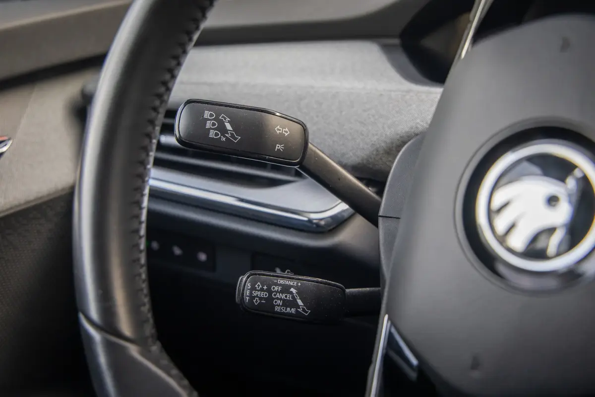 80 First Edition | Trekhaak | Camera | Memory | Cruise adaptief | Stoel verwarming voor+achter | Matrix LED | Apple Carplay/Android Auto | Dodehoek detectie | Keyless entry+strart 80 First E