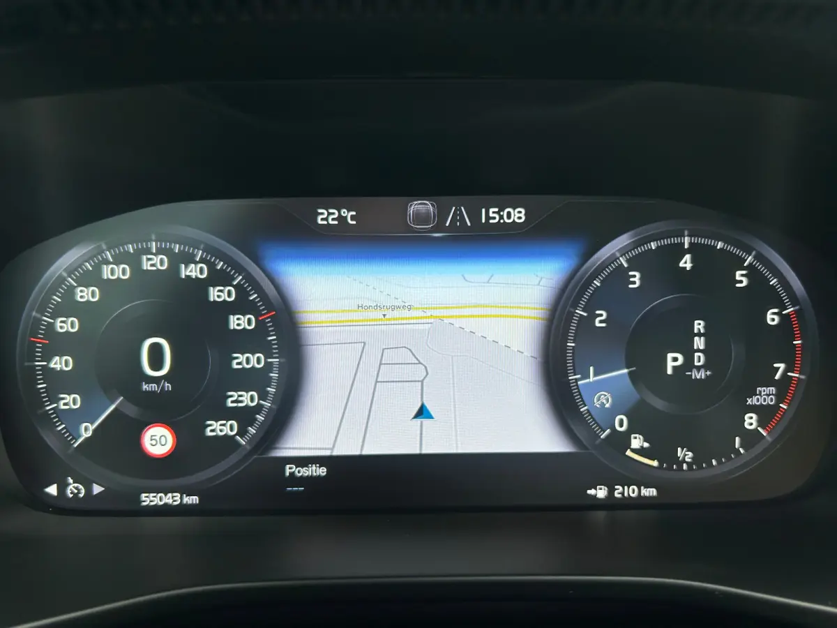 1.5 T2 Momentum Core | Trekhaak | Apple CarPlay/Android Auto | Cruise Control | Navigatie | All-seasons |