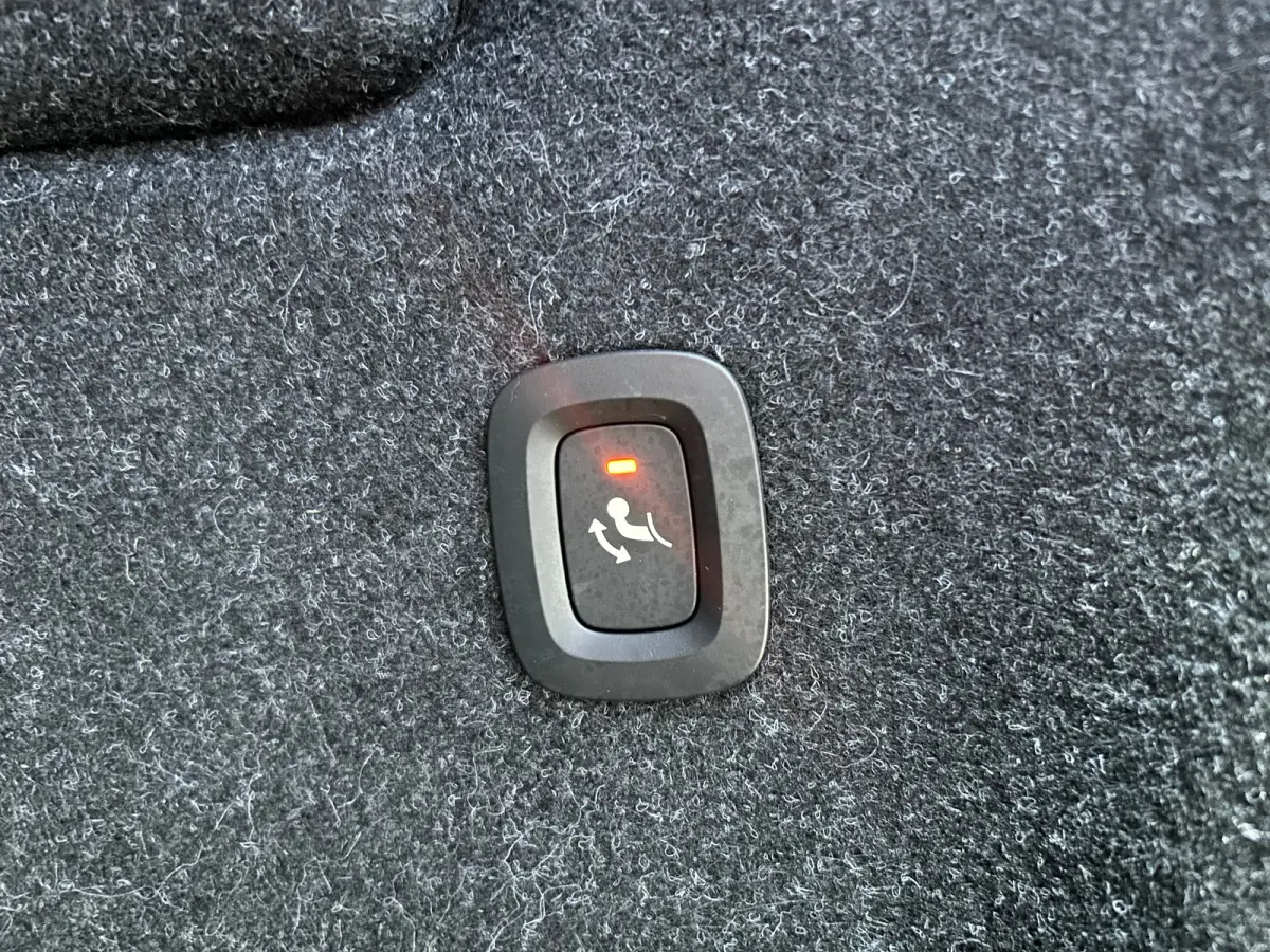 1.5 T2 Momentum Core | Trekhaak | Apple CarPlay/Android Auto | Cruise Control | Navigatie | All-seasons |