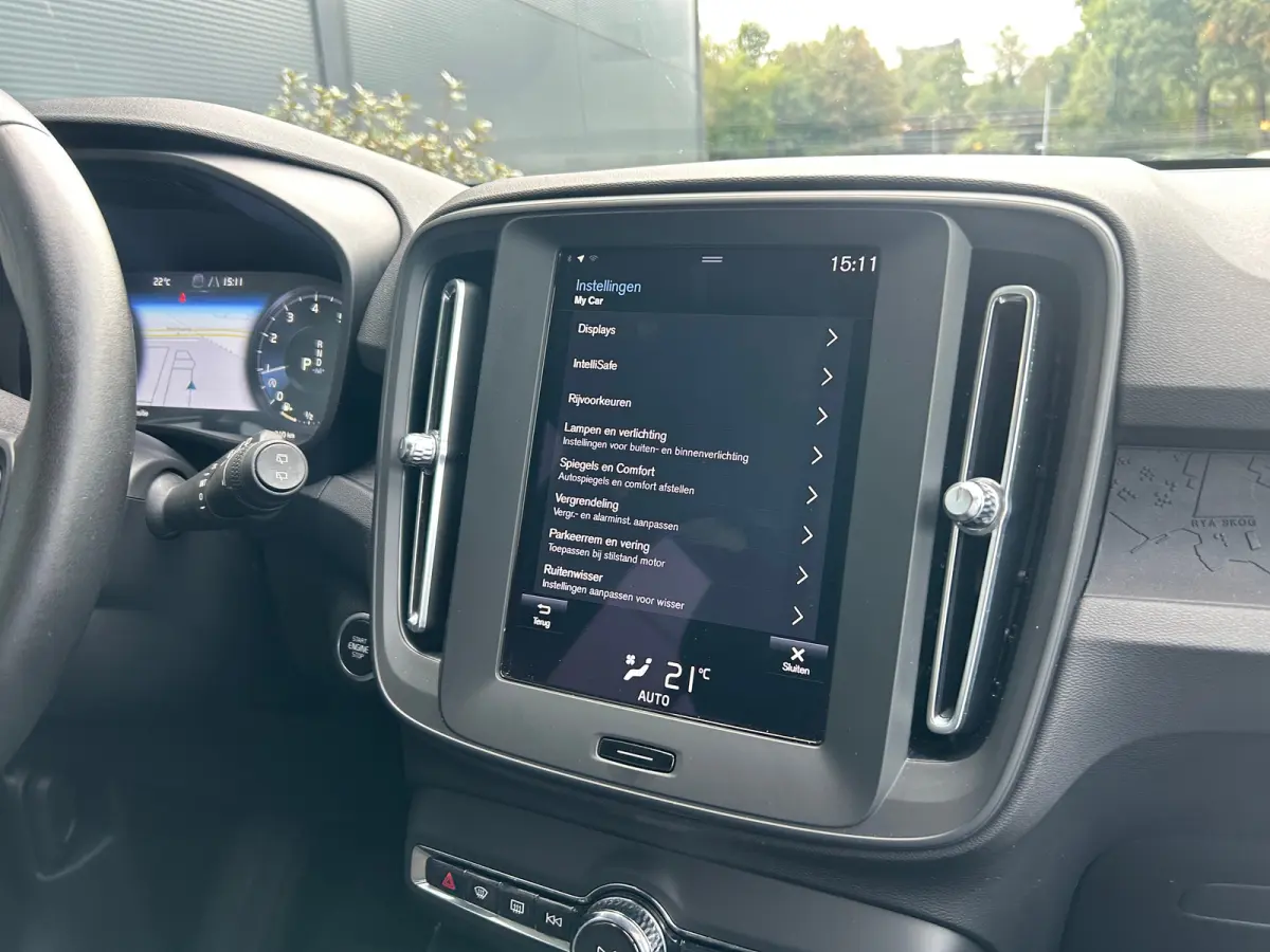 1.5 T2 Momentum Core | Trekhaak | Apple CarPlay/Android Auto | Cruise Control | Navigatie | All-seasons |