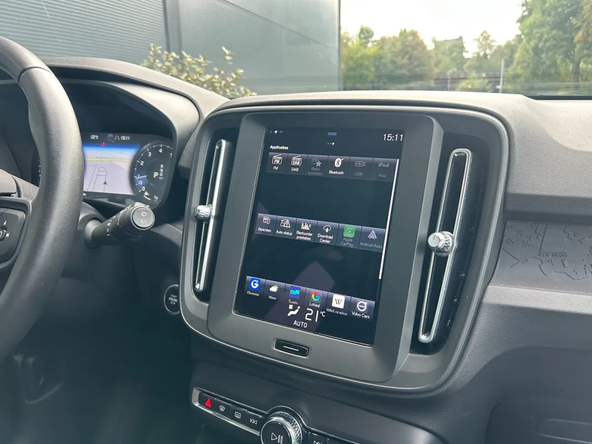 1.5 T2 Momentum Core | Trekhaak | Apple CarPlay/Android Auto | Cruise Control | Navigatie | All-seasons |