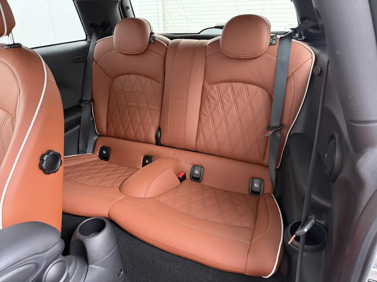 Cooper S Stoel en stuurverwarming | adaptive cruise | achteruitrijcamera | comforttoegang