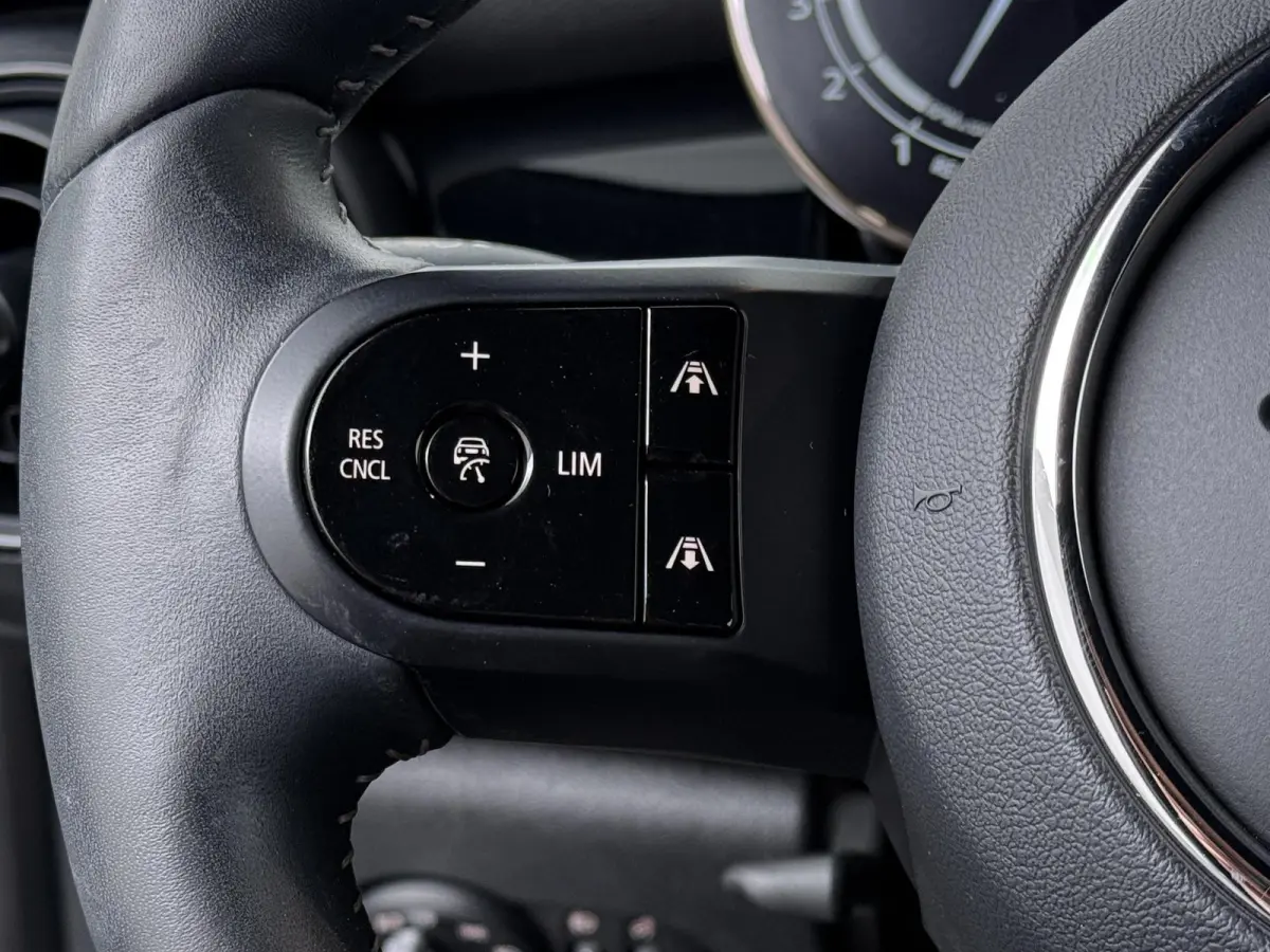 Cooper S Stoel en stuurverwarming | adaptive cruise | achteruitrijcamera | comforttoegang