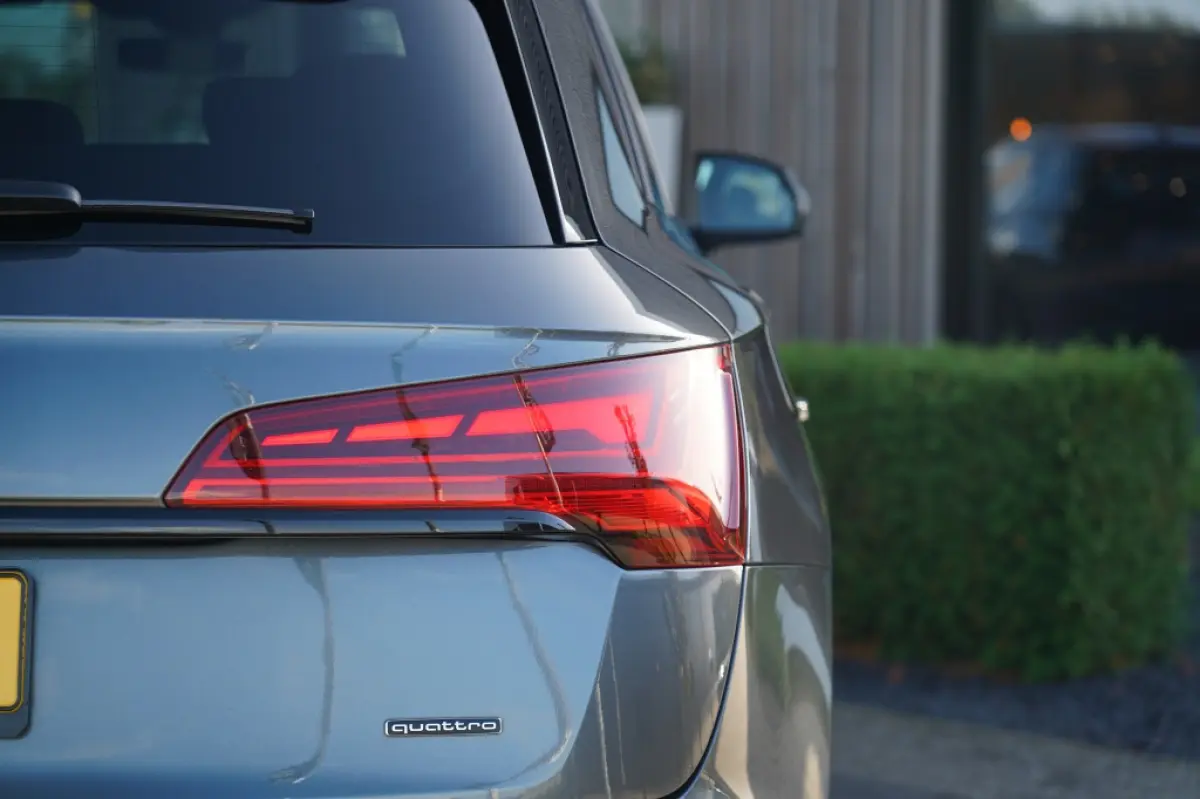 55 Tfsi E 55 TFSI e quattro S edition Competition