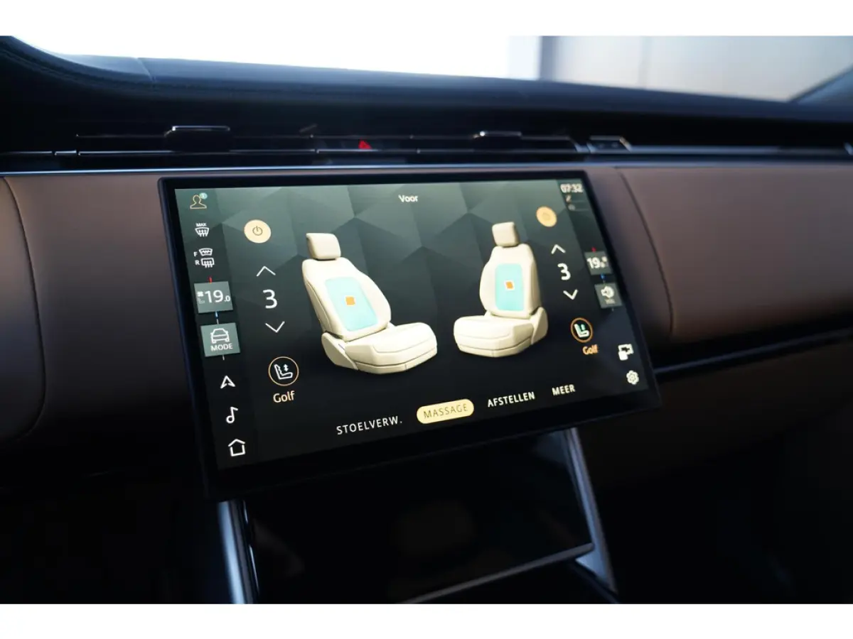 3.0 P460e HSE PHEV | Trekhaak | Softclose | 4 wiel besturing | Panoramisch schuif/kanteldak | Meridian 3D | Stoelverwarming vent