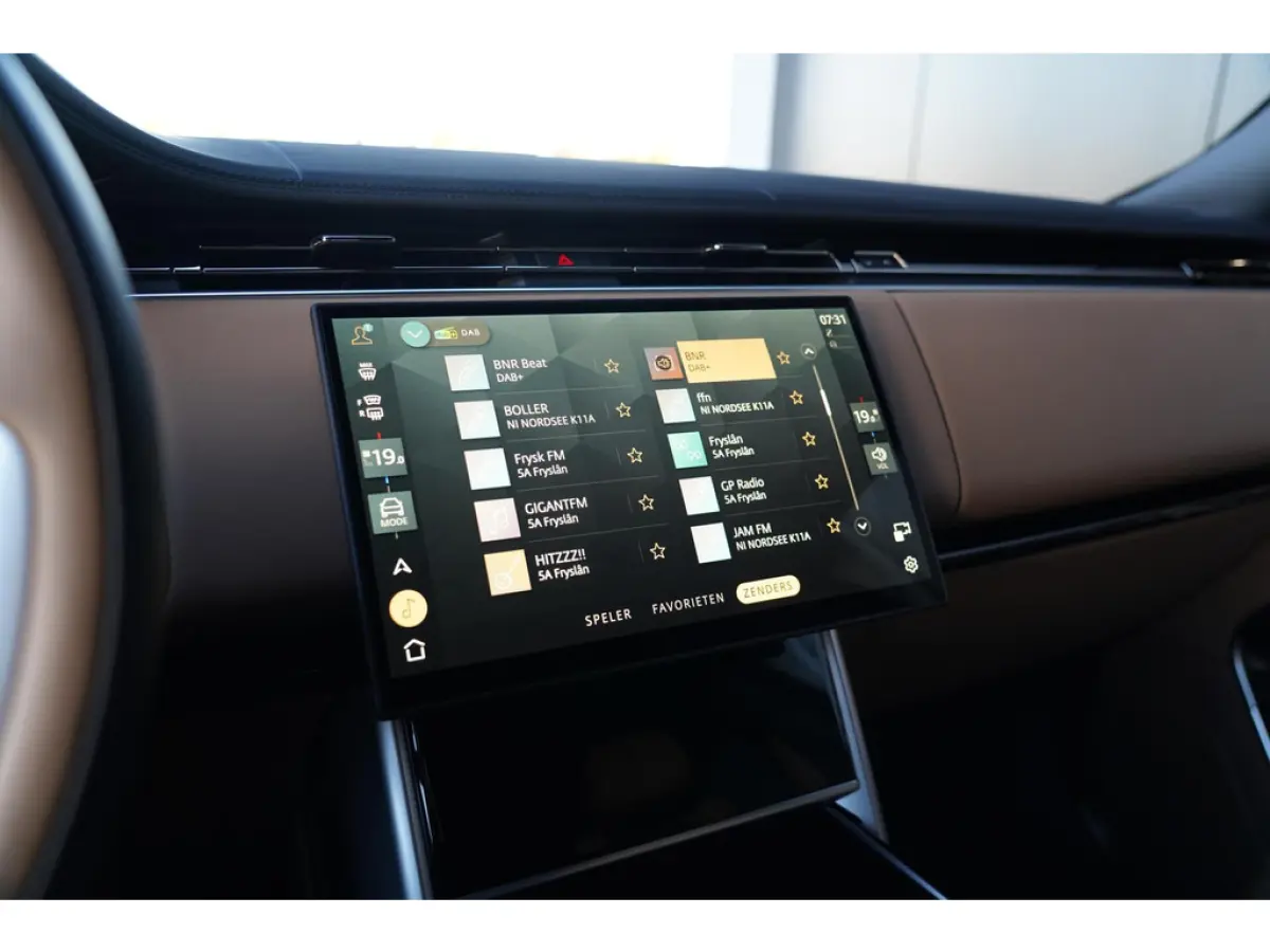 3.0 P460e HSE PHEV | Trekhaak | Softclose | 4 wiel besturing | Panoramisch schuif/kanteldak | Meridian 3D | Stoelverwarming vent