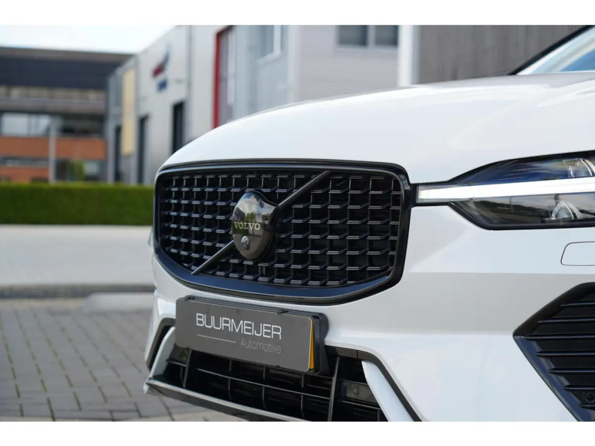 2.0 T6 AWD + Dark