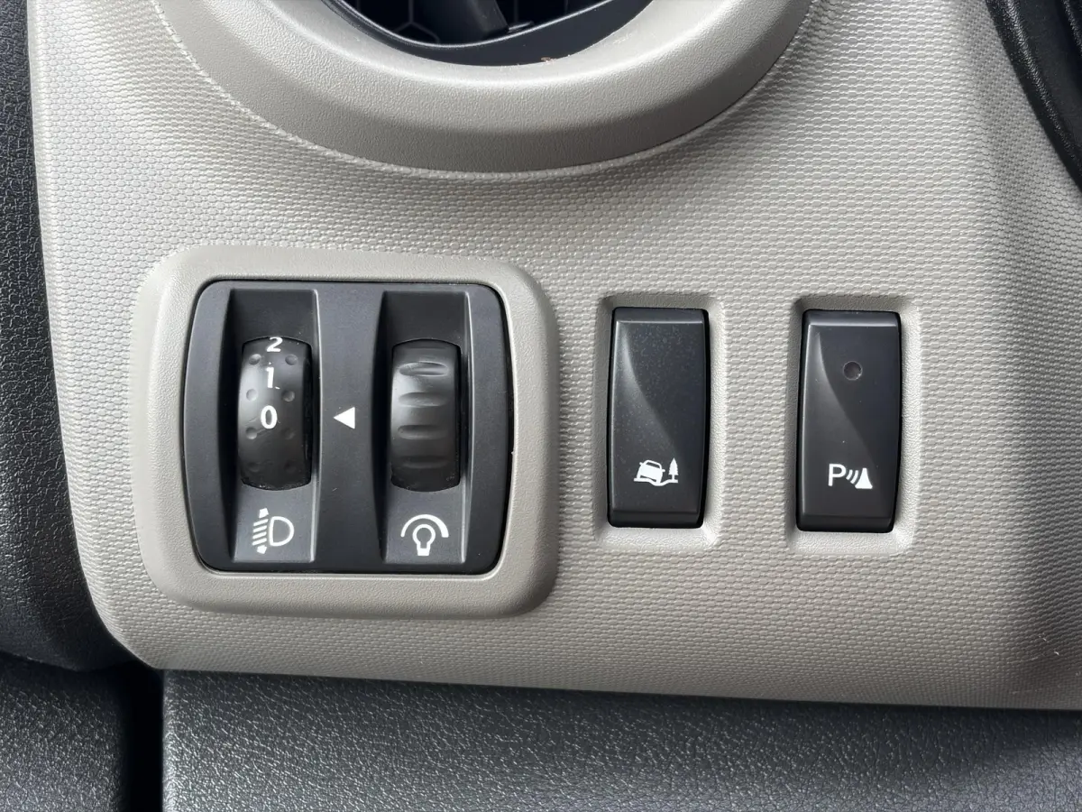 1.6 dCi L2H1 Comfort*NAVI*CRUISE*HAAK*A/C*TEL*3PER