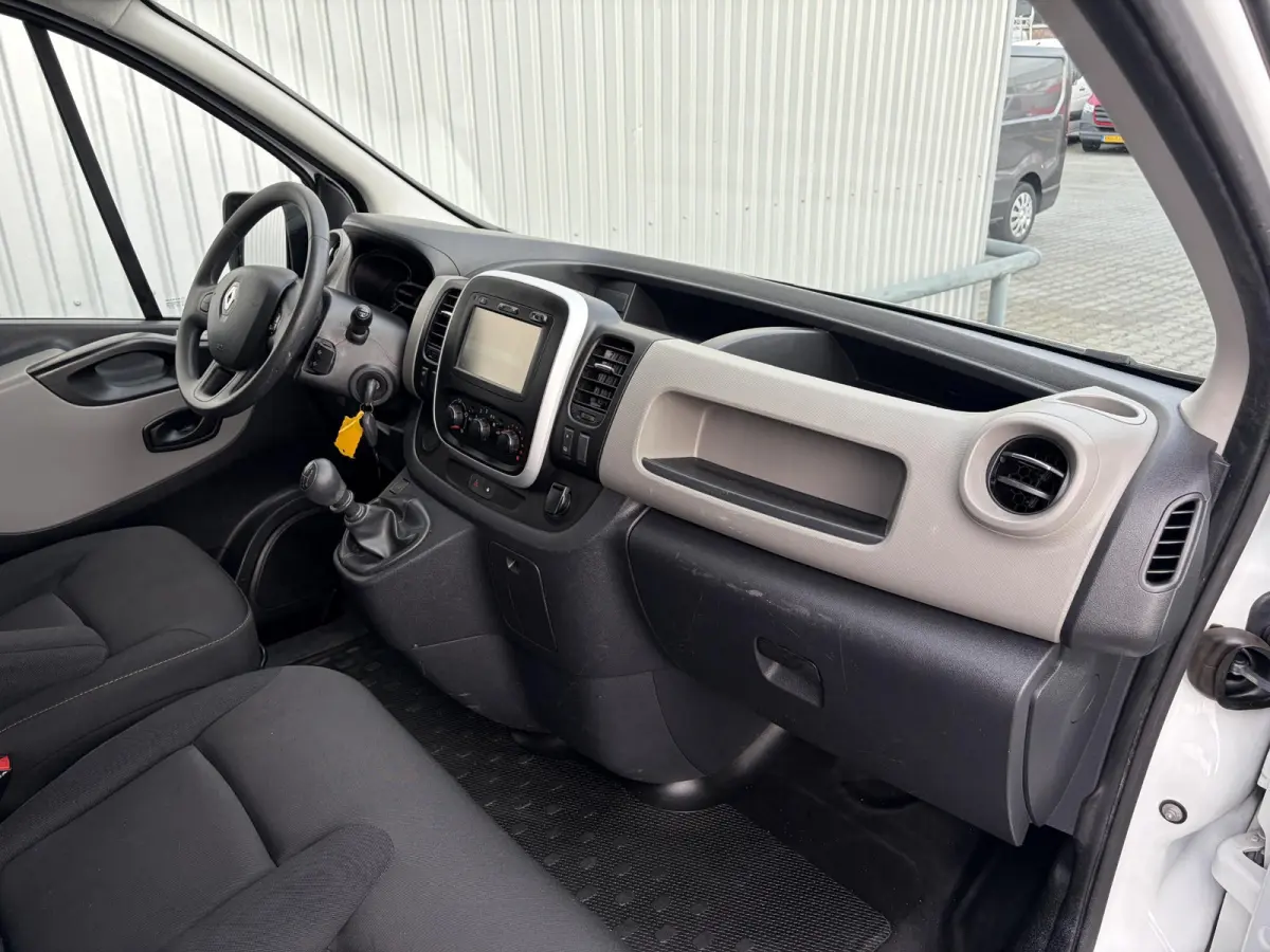 1.6 dCi L2H1 Comfort*NAVI*CRUISE*HAAK*A/C*TEL*3PER