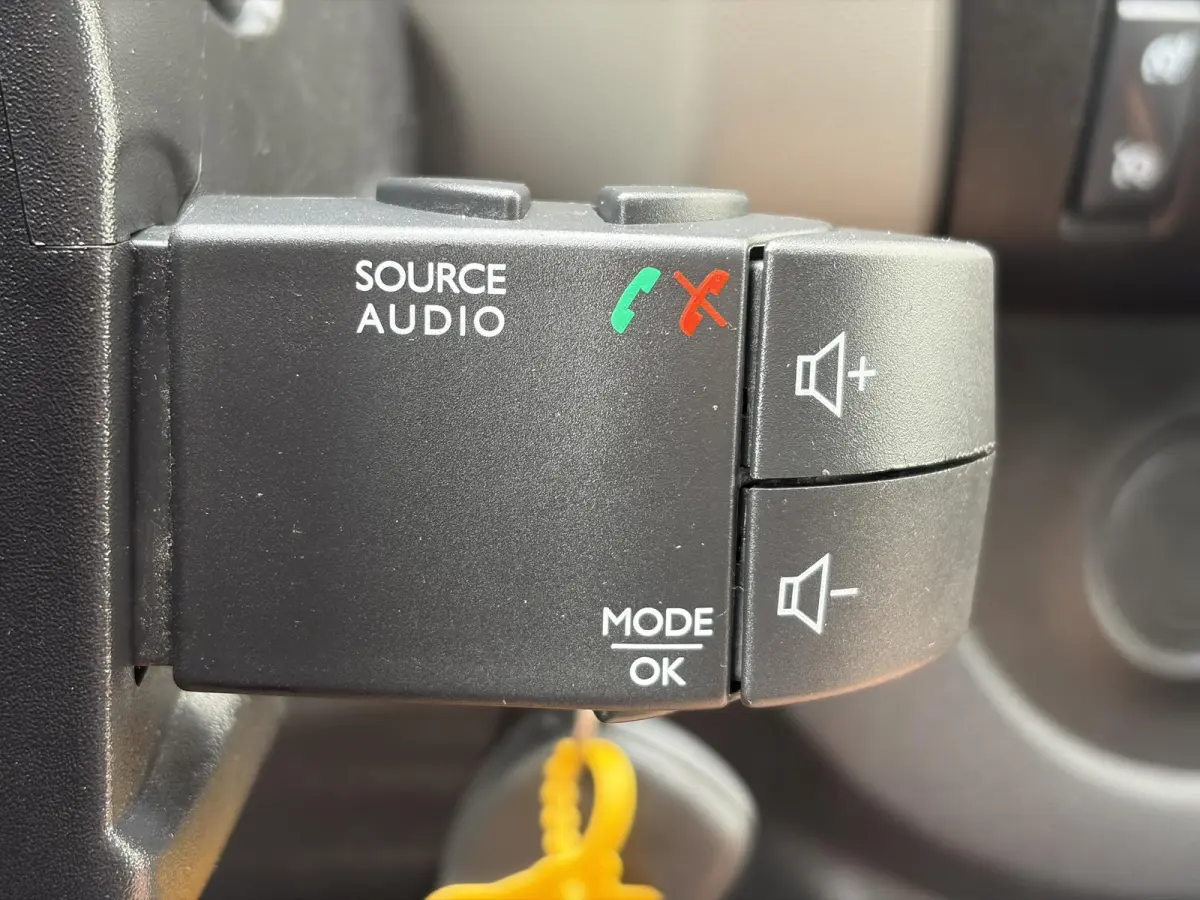 1.6 dCi L2H1 Comfort*NAVI*CRUISE*HAAK*A/C*TEL*3PER