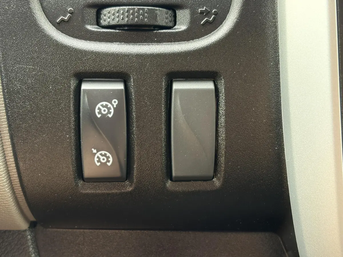 1.6 dCi L2H1 Comfort*NAVI*CRUISE*HAAK*A/C*TEL*3PER