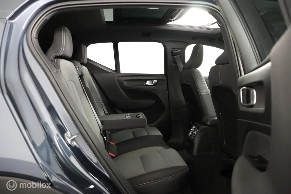 1.5 T5 Business Pro | Panoramadak | Camera | BLISS | Adaptieve Cruise | Trekhaak | Verwarmbare Voorstoelen & Stuurwiel