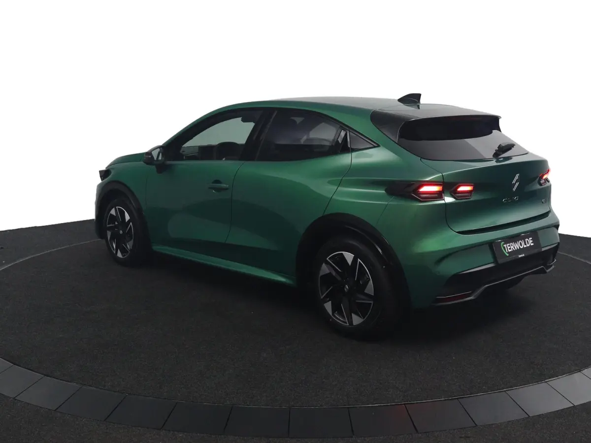 techno full hybrid E-Tech 160 pk | pack winter, safety & parking | all-season banden | verlenging connected services openR link met twee jaar |