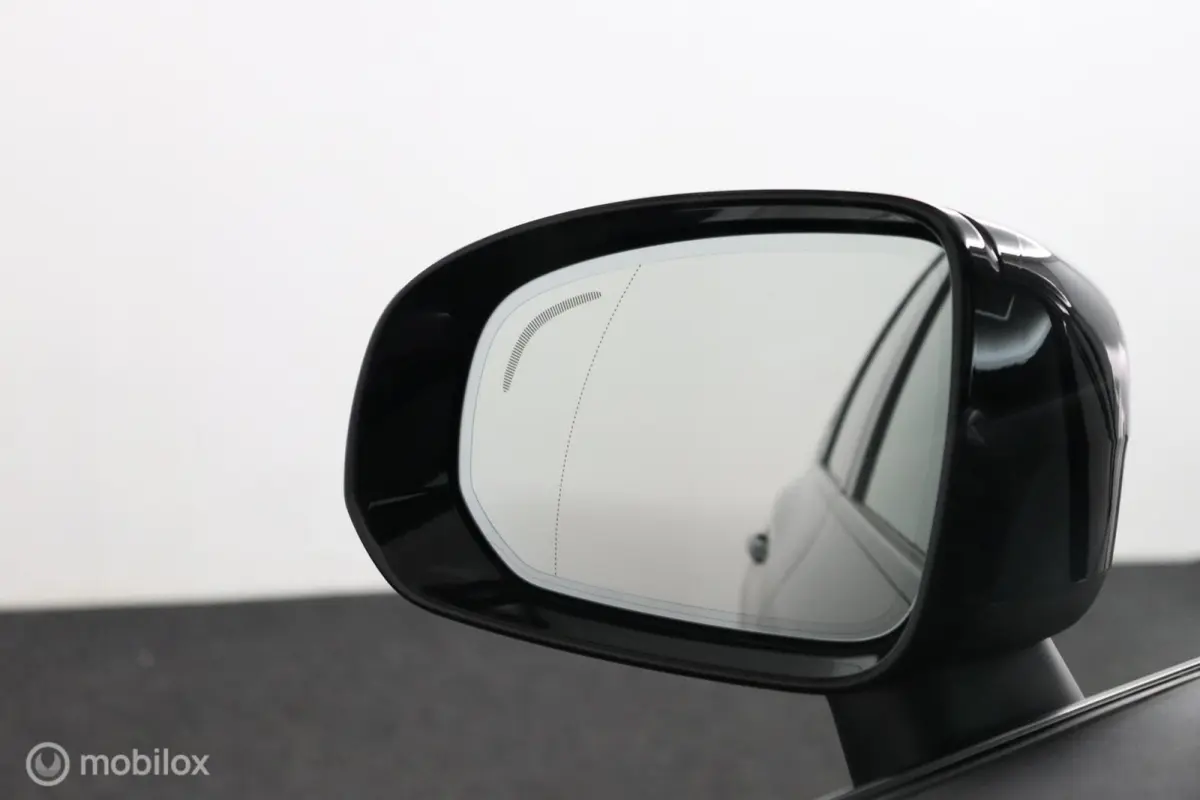 2.0 T6 Plug-in hybrid AWD Plus Dark | Adaptieve Cruise | Panoramadak | Trekhaak | BLISS | Verwarmbare Voorstoelen & Stuurwiel | Contour Stoelen