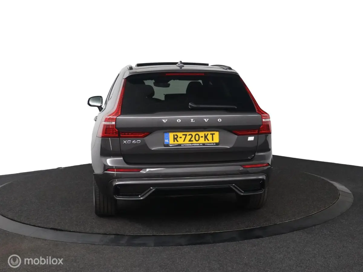 2.0 T6 Plug-in hybrid AWD Plus Dark | Adaptieve Cruise | Panoramadak | Trekhaak | BLISS | Verwarmbare Voorstoelen & Stuurwiel | Contour Stoelen