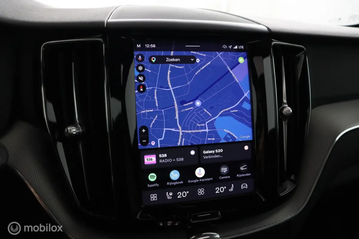 2.0 T6 Plug-in hybrid AWD Plus Dark | Adaptieve Cruise | Panoramadak | Trekhaak | BLISS | Verwarmbare Voorstoelen & Stuurwiel | Contour Stoelen