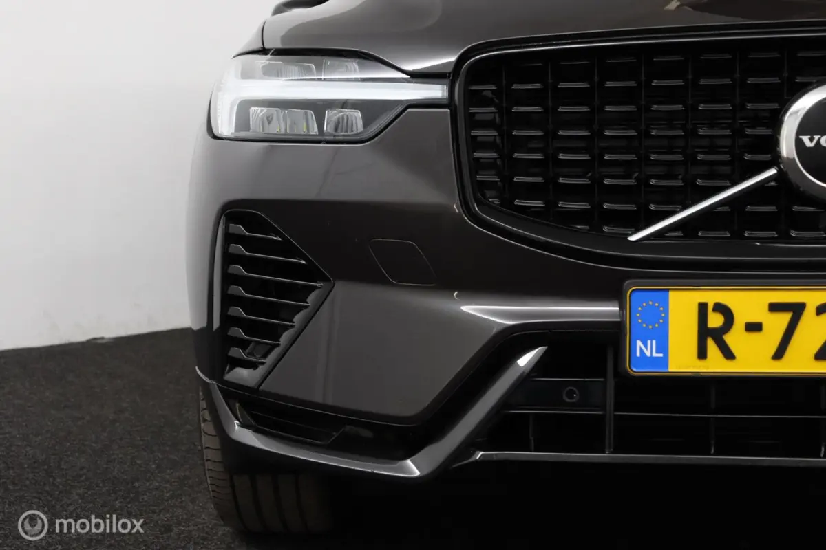 2.0 T6 Plug-in hybrid AWD Plus Dark | Adaptieve Cruise | Panoramadak | Trekhaak | BLISS | Verwarmbare Voorstoelen & Stuurwiel | Contour Stoelen