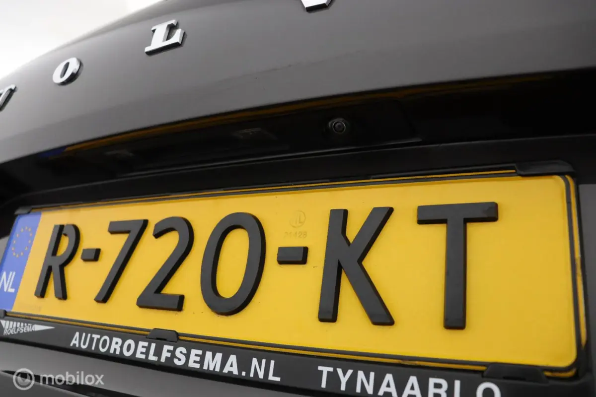 2.0 T6 Plug-in hybrid AWD Plus Dark | Adaptieve Cruise | Panoramadak | Trekhaak | BLISS | Verwarmbare Voorstoelen & Stuurwiel | Contour Stoelen