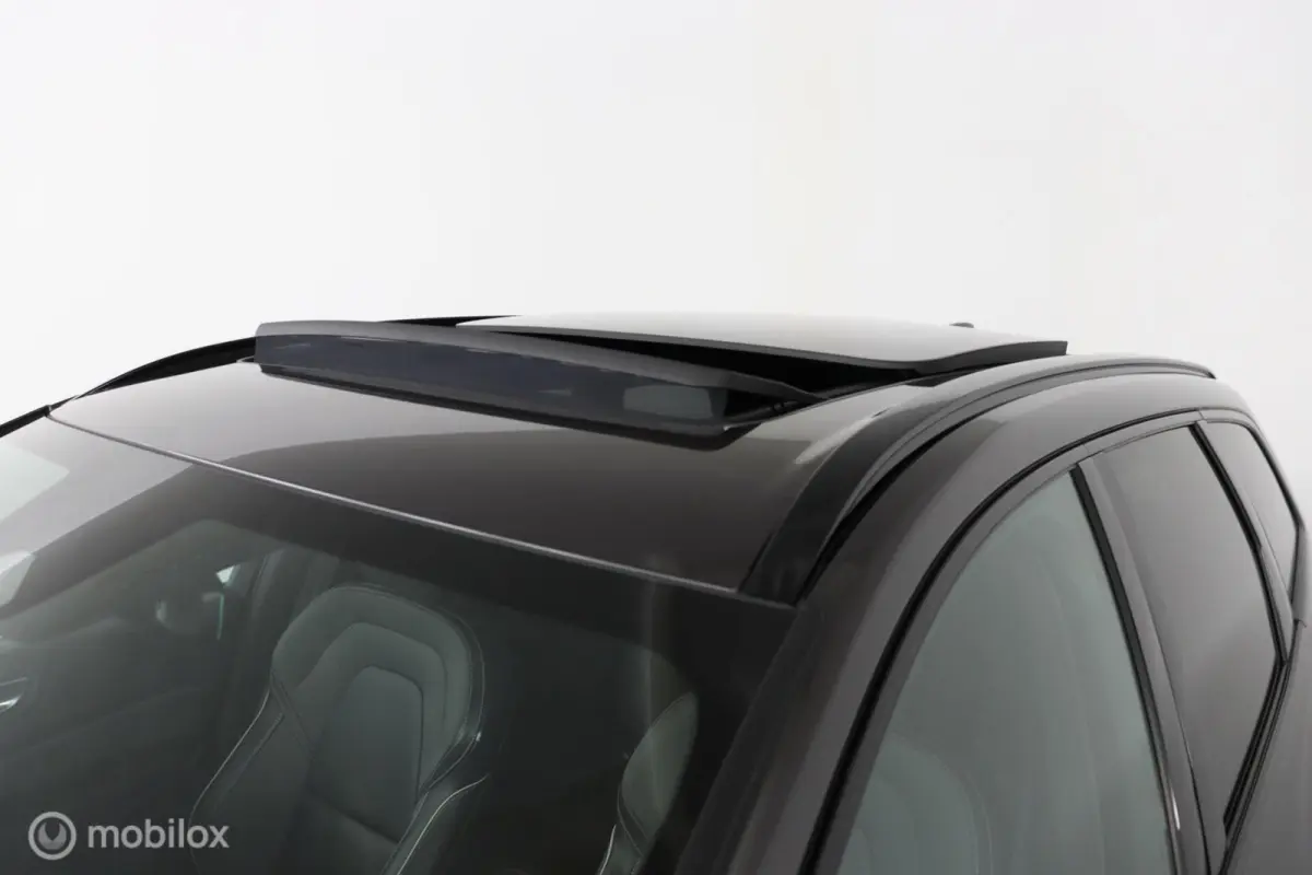 2.0 T6 Plug-in hybrid AWD Plus Dark | Adaptieve Cruise | Panoramadak | Trekhaak | BLISS | Verwarmbare Voorstoelen & Stuurwiel | Contour Stoelen