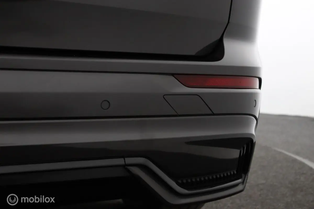 2.0 T6 Plug-in hybrid AWD Plus Dark | Adaptieve Cruise | Panoramadak | Trekhaak | BLISS | Verwarmbare Voorstoelen & Stuurwiel | Contour Stoelen