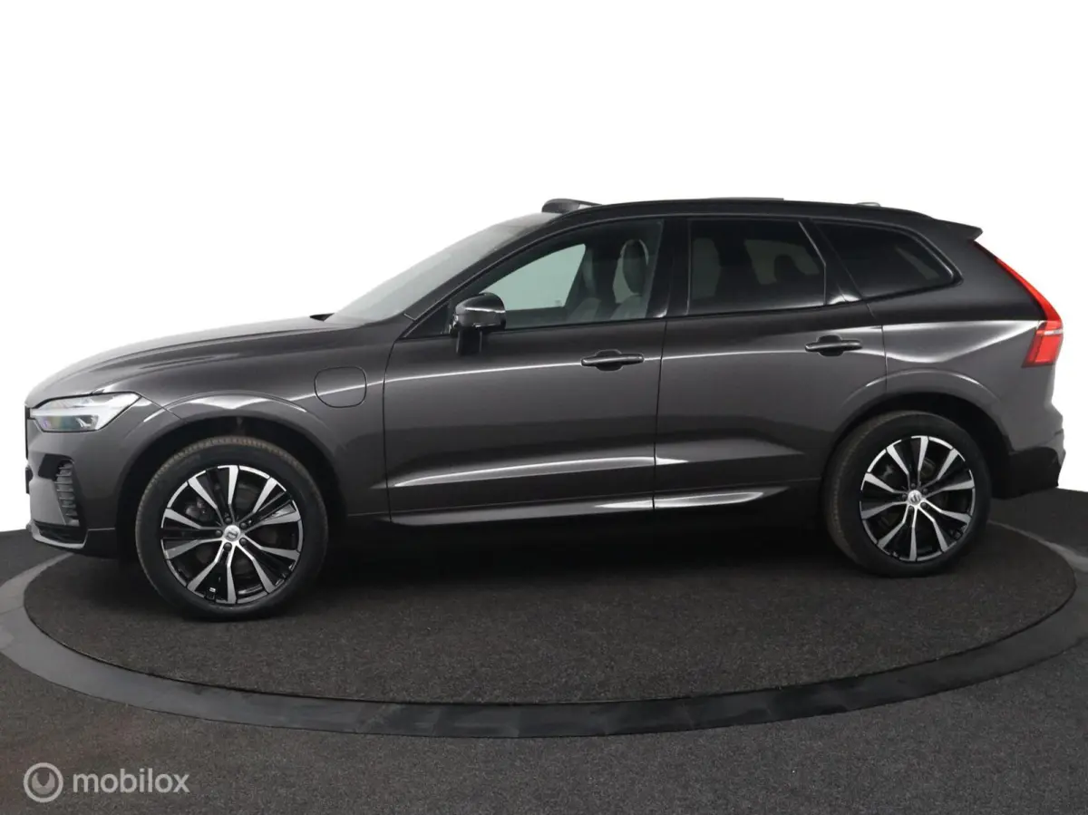 2.0 T6 Plug-in hybrid AWD Plus Dark | Adaptieve Cruise | Panoramadak | Trekhaak | BLISS | Verwarmbare Voorstoelen & Stuurwiel | Contour Stoelen