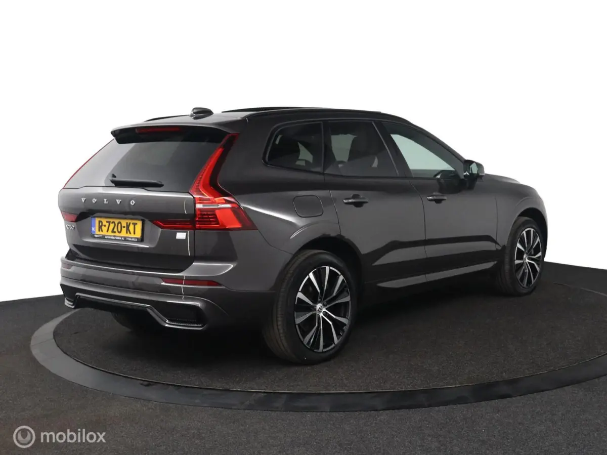 2.0 T6 Plug-in hybrid AWD Plus Dark | Adaptieve Cruise | Panoramadak | Trekhaak | BLISS | Verwarmbare Voorstoelen & Stuurwiel | Contour Stoelen