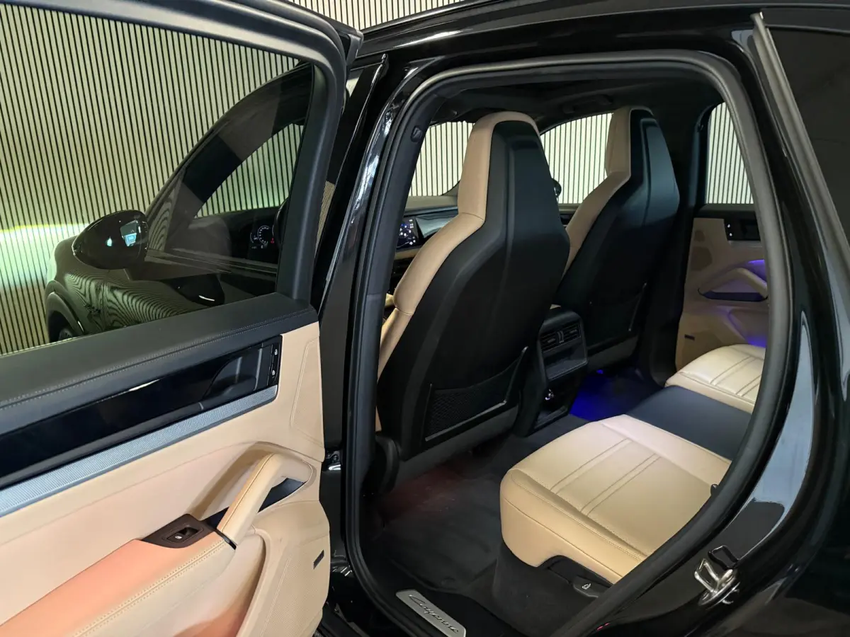 3.0 E-Hybrid SPORT DESIGN-PANORAMA-LUCHTV.-STOELEN 18 VOUDIG-NPR. € 154.306-NL AUTO-BTW