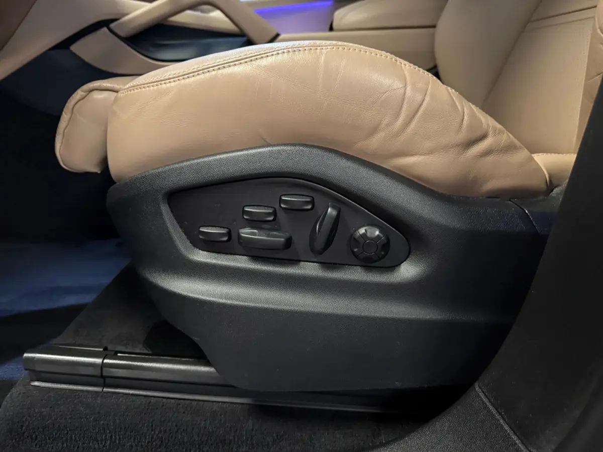3.0 E-Hybrid SPORT DESIGN-PANORAMA-LUCHTV.-STOELEN 18 VOUDIG-NPR. € 154.306-NL AUTO-BTW