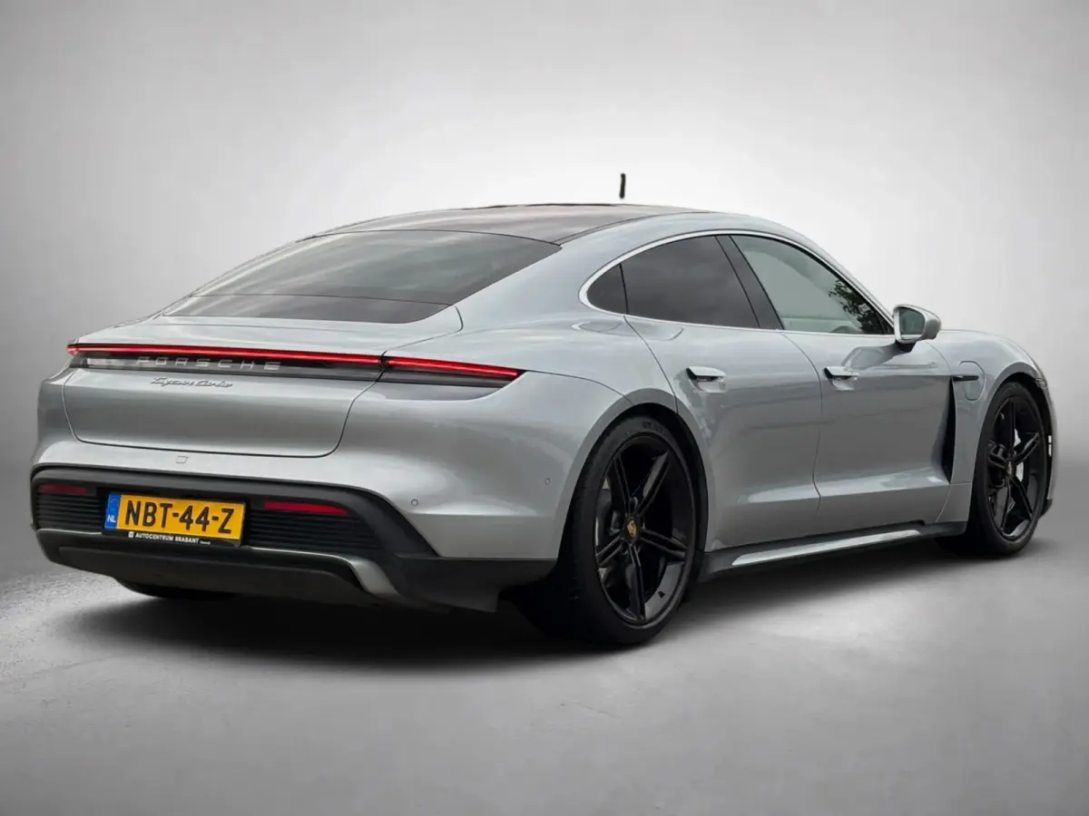 Turbo 93 kWh (Goed OndH, Panorama, Passagier Display, Bose, LuchtVering, SportChrono, Ledere Dash, 360 Camera, Etc)