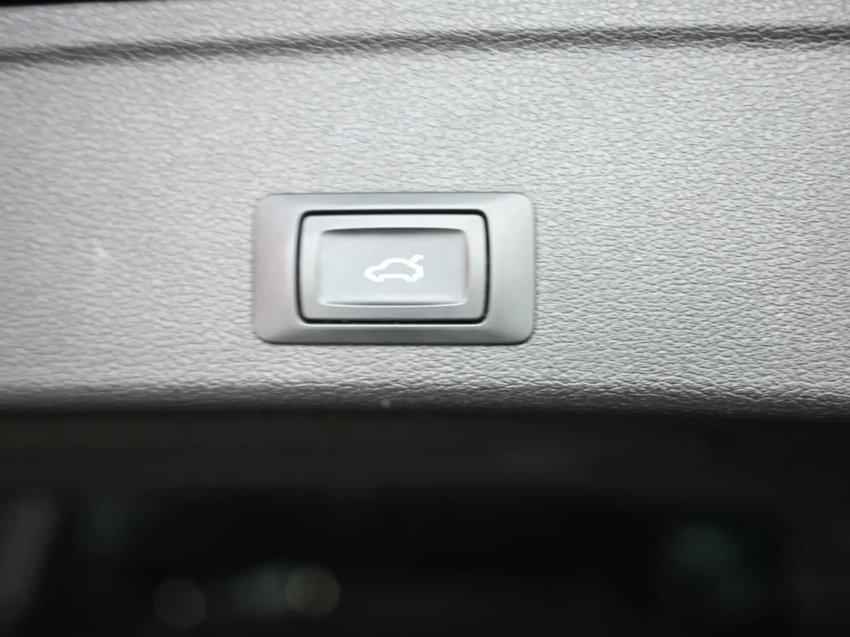 2.0 TFSI S-Line | Pano | Ambient | Digital Dash | Camera | Leder - Alcatara | Carplay - Android Auto | RS Diffuser | Adaptive Cruise | Lane Assist | Matrix Led | Dodehoek Detectie