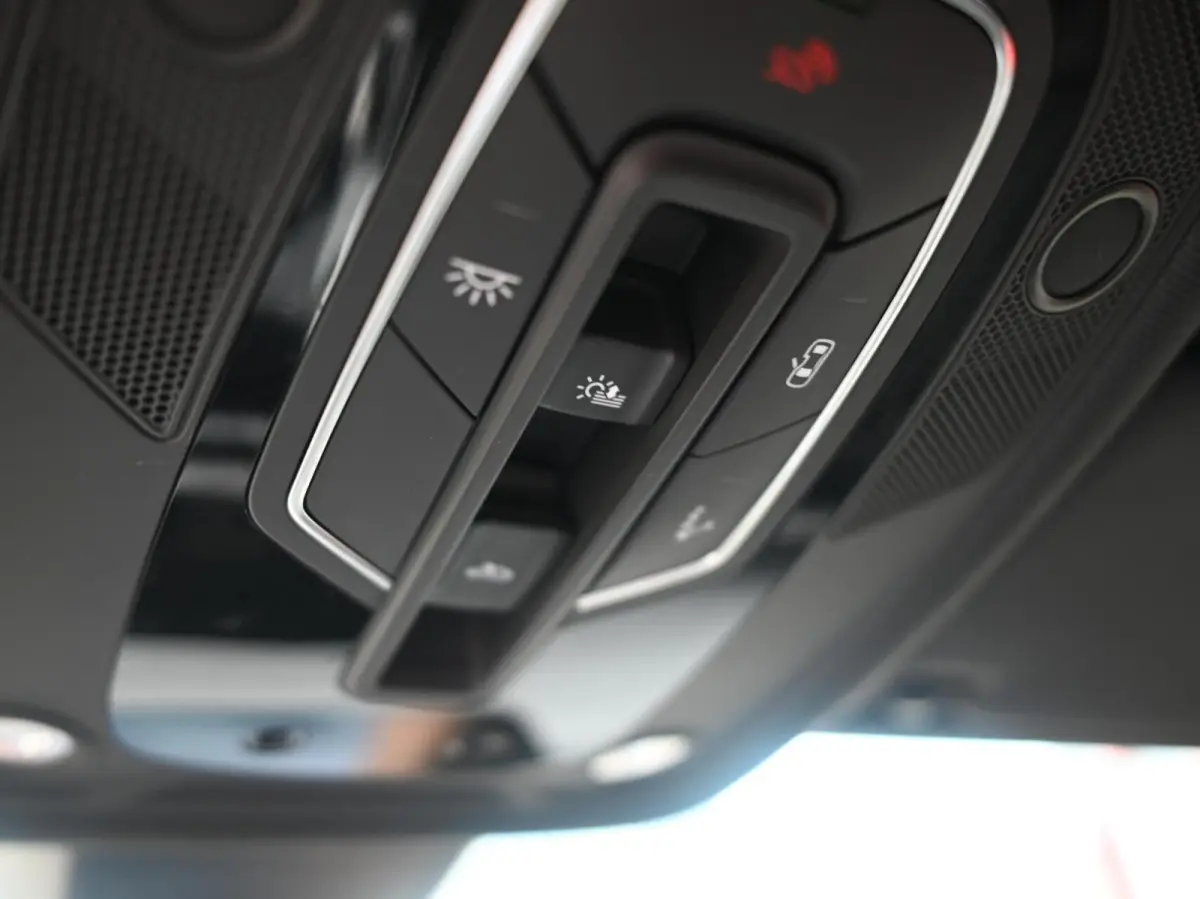 2.0 TFSI S-Line | Pano | Ambient | Digital Dash | Camera | Leder - Alcatara | Carplay - Android Auto | RS Diffuser | Adaptive Cruise | Lane Assist | Matrix Led | Dodehoek Detectie
