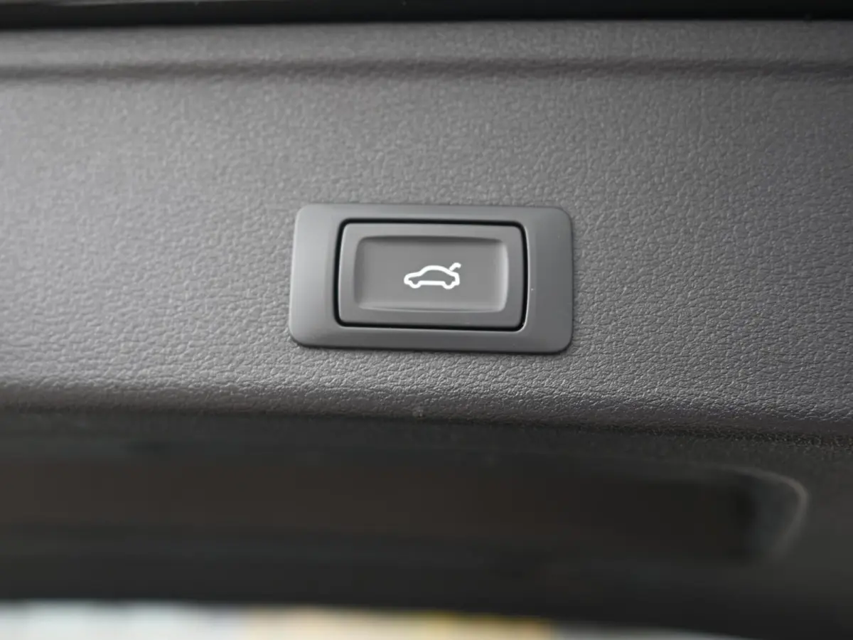 2.0 TFSI S-Line | Pano | Ambient | Digital Dash | Camera | Leder - Alcatara | Carplay - Android Auto | RS Diffuser | Adaptive Cruise | Lane Assist | Matrix Led | Dodehoek Detectie