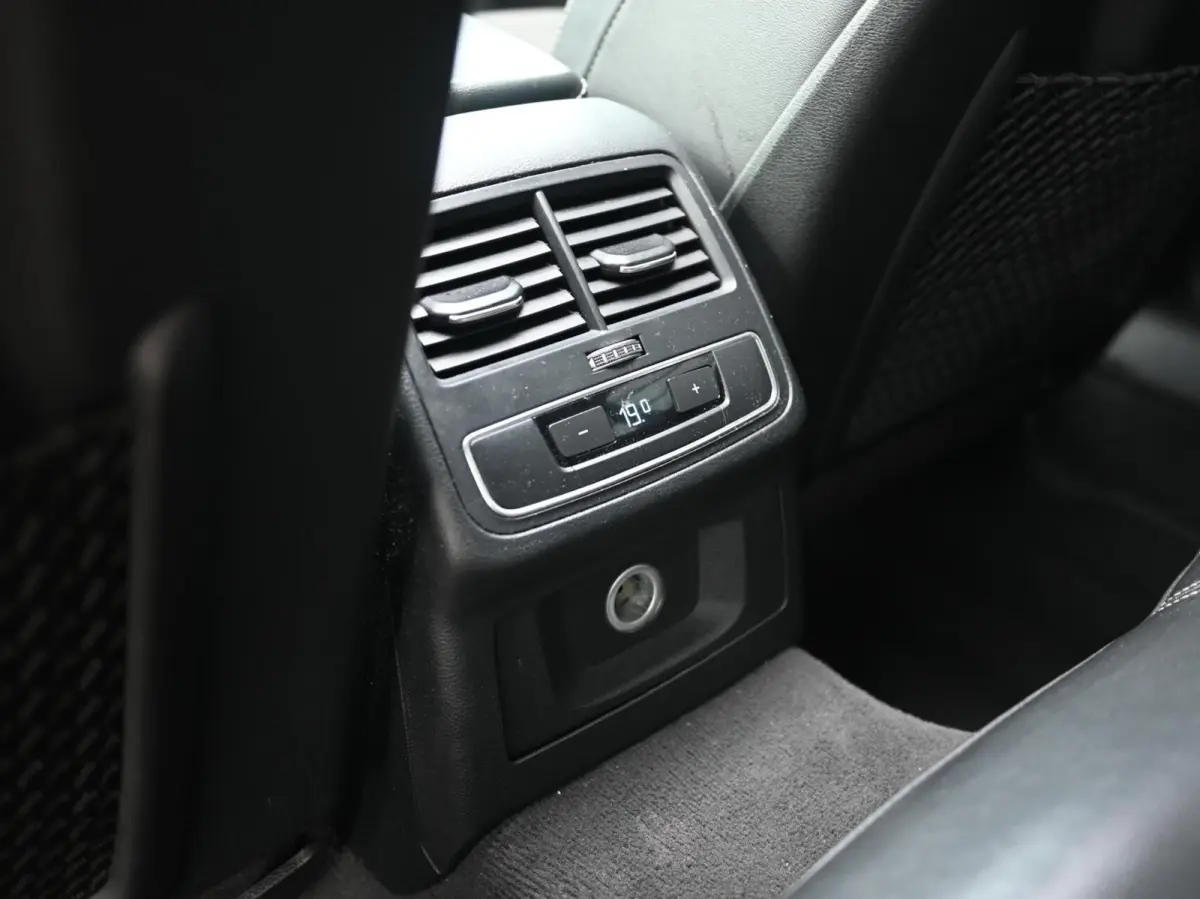 2.0 TFSI S-Line | Pano | Ambient | Digital Dash | Camera | Leder - Alcatara | Carplay - Android Auto | RS Diffuser | Adaptive Cruise | Lane Assist | Matrix Led | Dodehoek Detectie