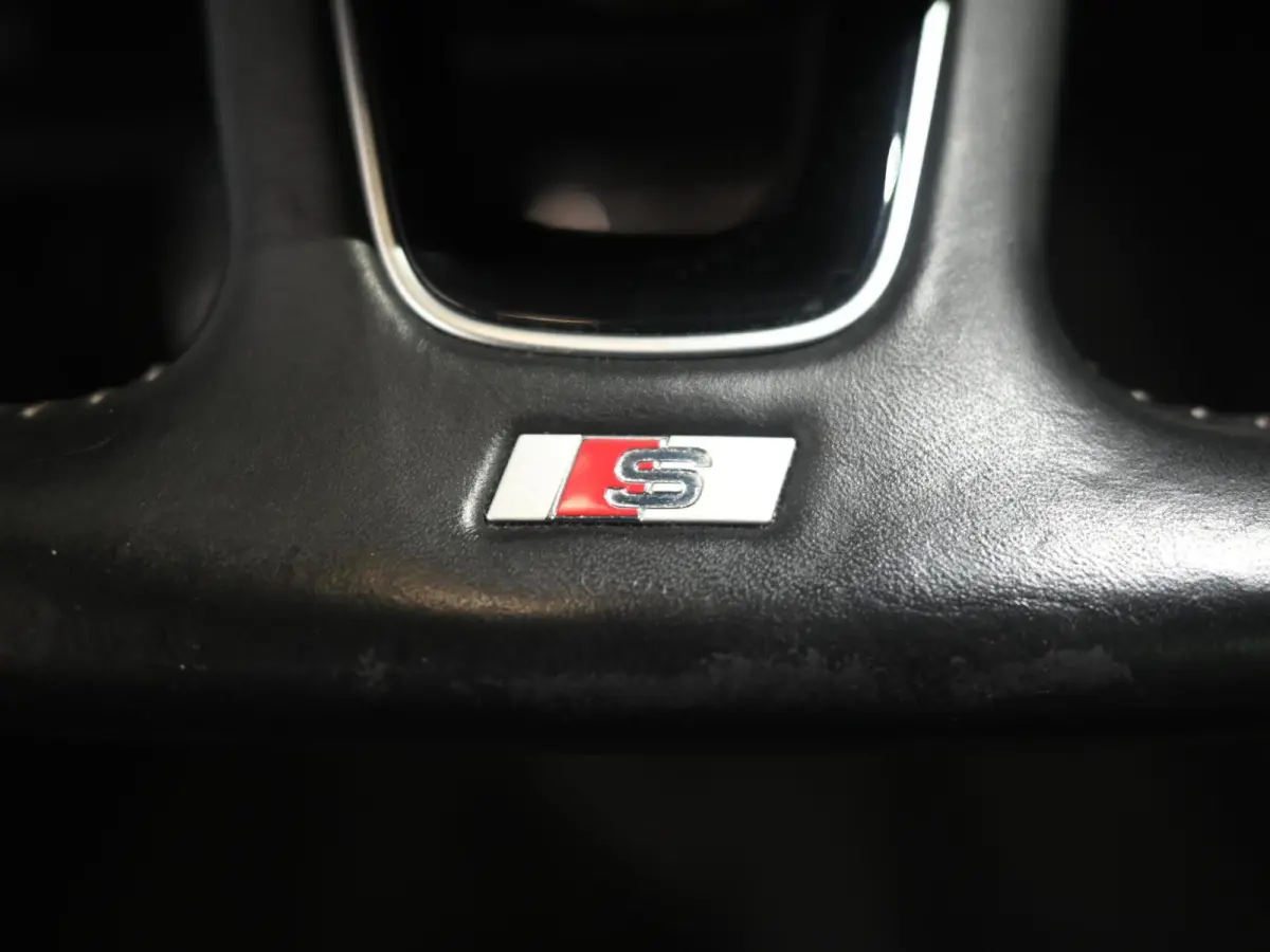 2.0 TFSI S-Line | Pano | Ambient | Digital Dash | Camera | Leder - Alcatara | Carplay - Android Auto | RS Diffuser | Adaptive Cruise | Lane Assist | Matrix Led | Dodehoek Detectie