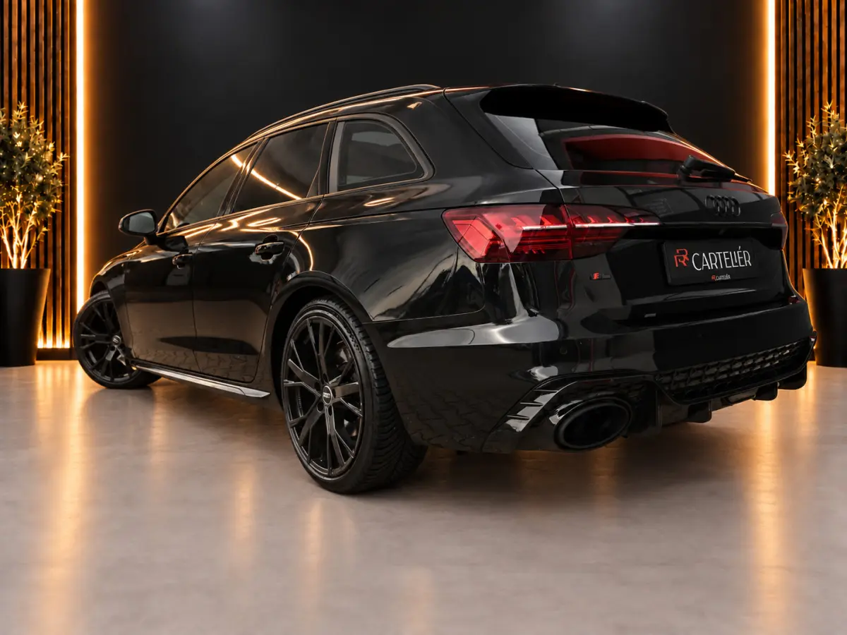 2.0 TFSI S-Line | Pano | Ambient | Digital Dash | Camera | Leder - Alcatara | Carplay - Android Auto | RS Diffuser | Adaptive Cruise | Lane Assist | Matrix Led | Dodehoek Detectie