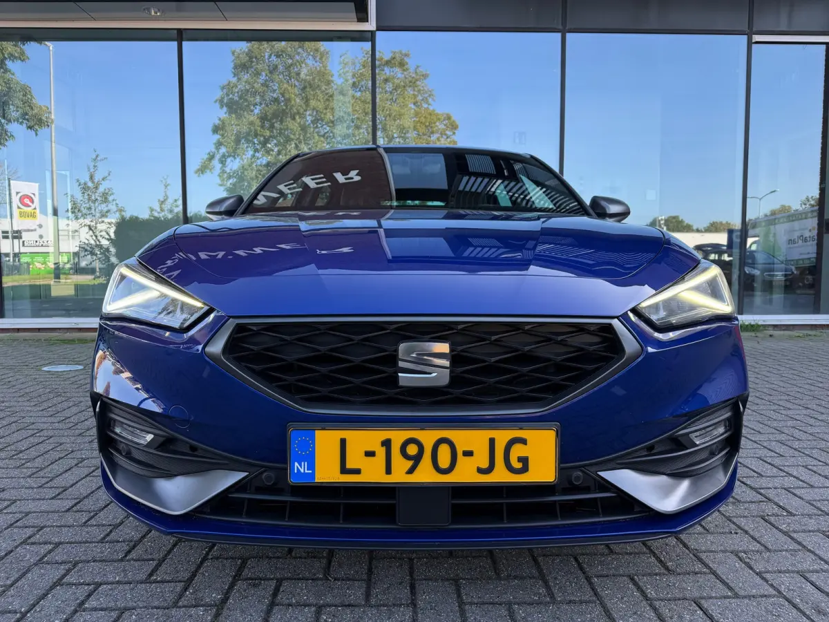 1.5 eTSI FR Business Intense - Automaat - Navi - Parkeerhulp - Org.NL