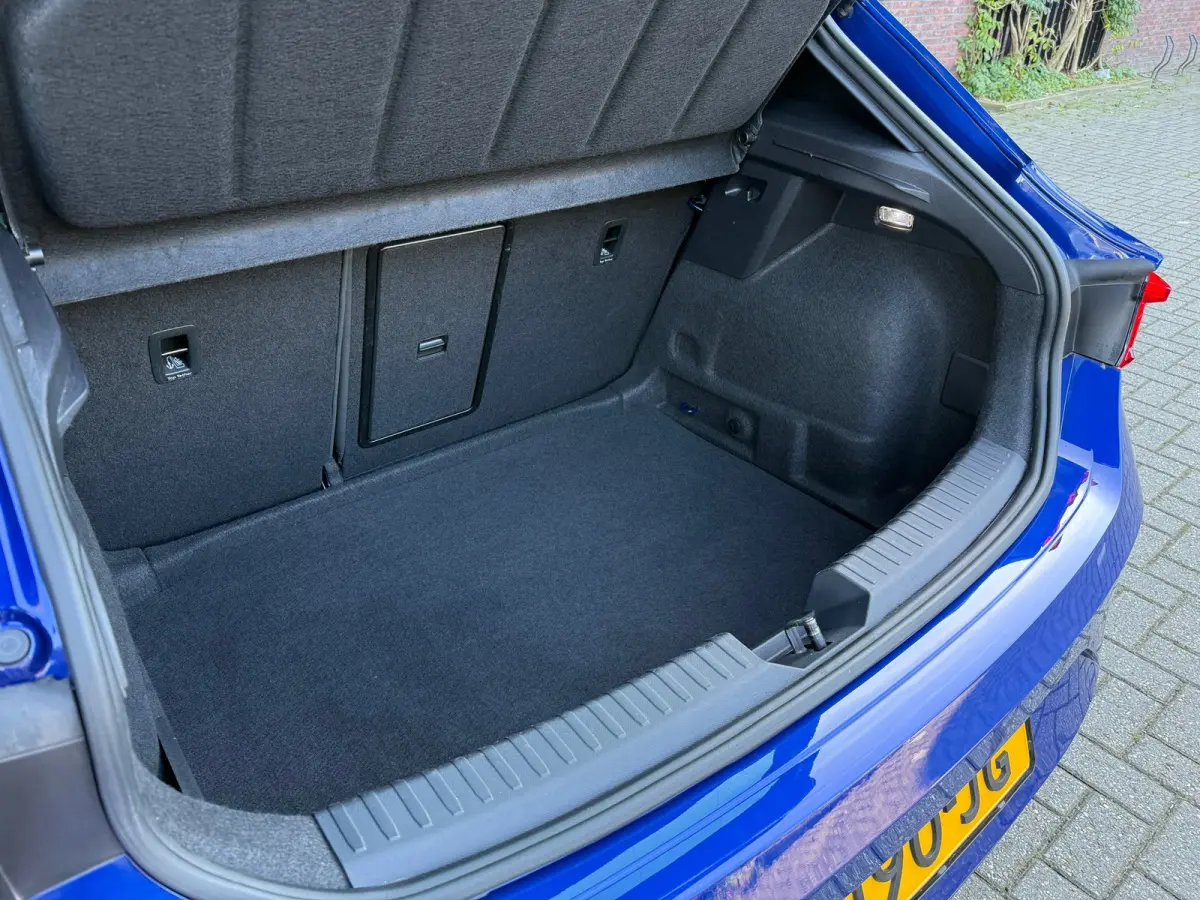 1.5 eTSI FR Business Intense - Automaat - Navi - Parkeerhulp - Org.NL