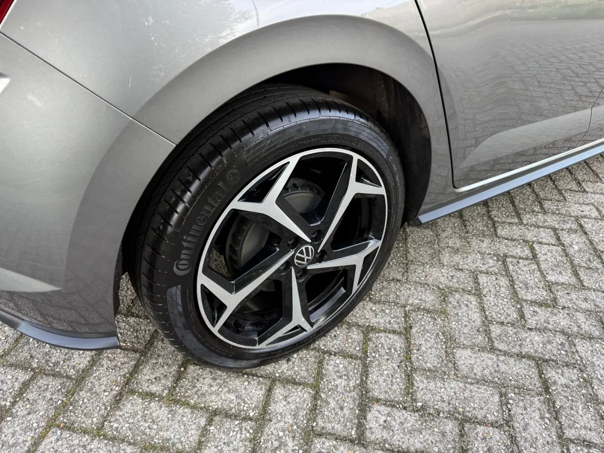 1.0 TSI R-LINE DSG I PANO I DIGITAL DASH I NAP I VOLLE UITV I PDC