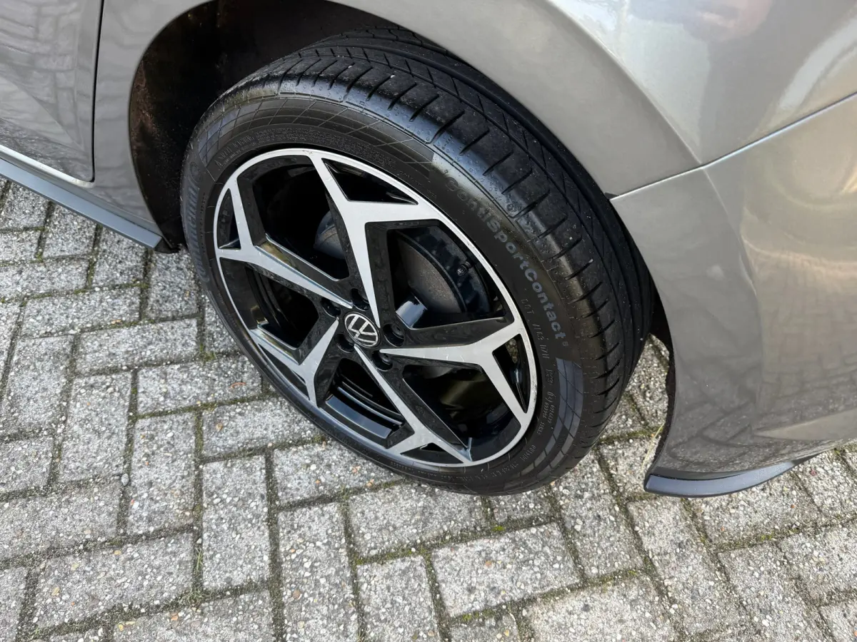 1.0 TSI R-LINE DSG I PANO I DIGITAL DASH I NAP I VOLLE UITV I PDC