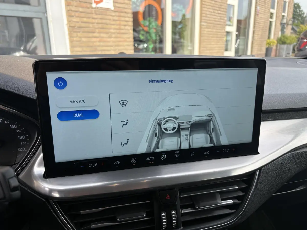 1.0 EcoBoost Hybrid 155pk AUTOMAAT TITANIUM/NAVI/LED/LMV/NL-AUTO