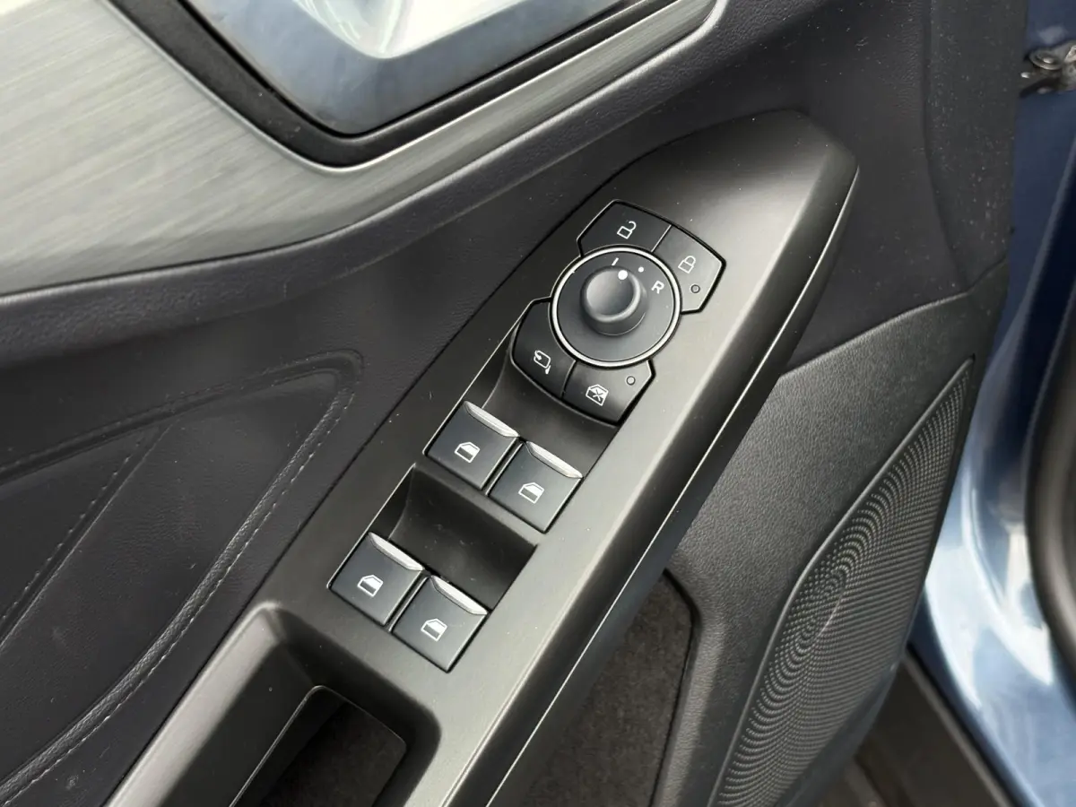 1.0 EcoBoost Hybrid 155pk AUTOMAAT TITANIUM/NAVI/LED/LMV/NL-AUTO