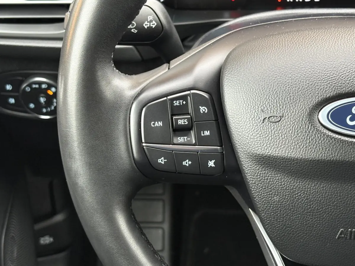1.0 EcoBoost Hybrid 155pk AUTOMAAT TITANIUM/NAVI/LED/LMV/NL-AUTO
