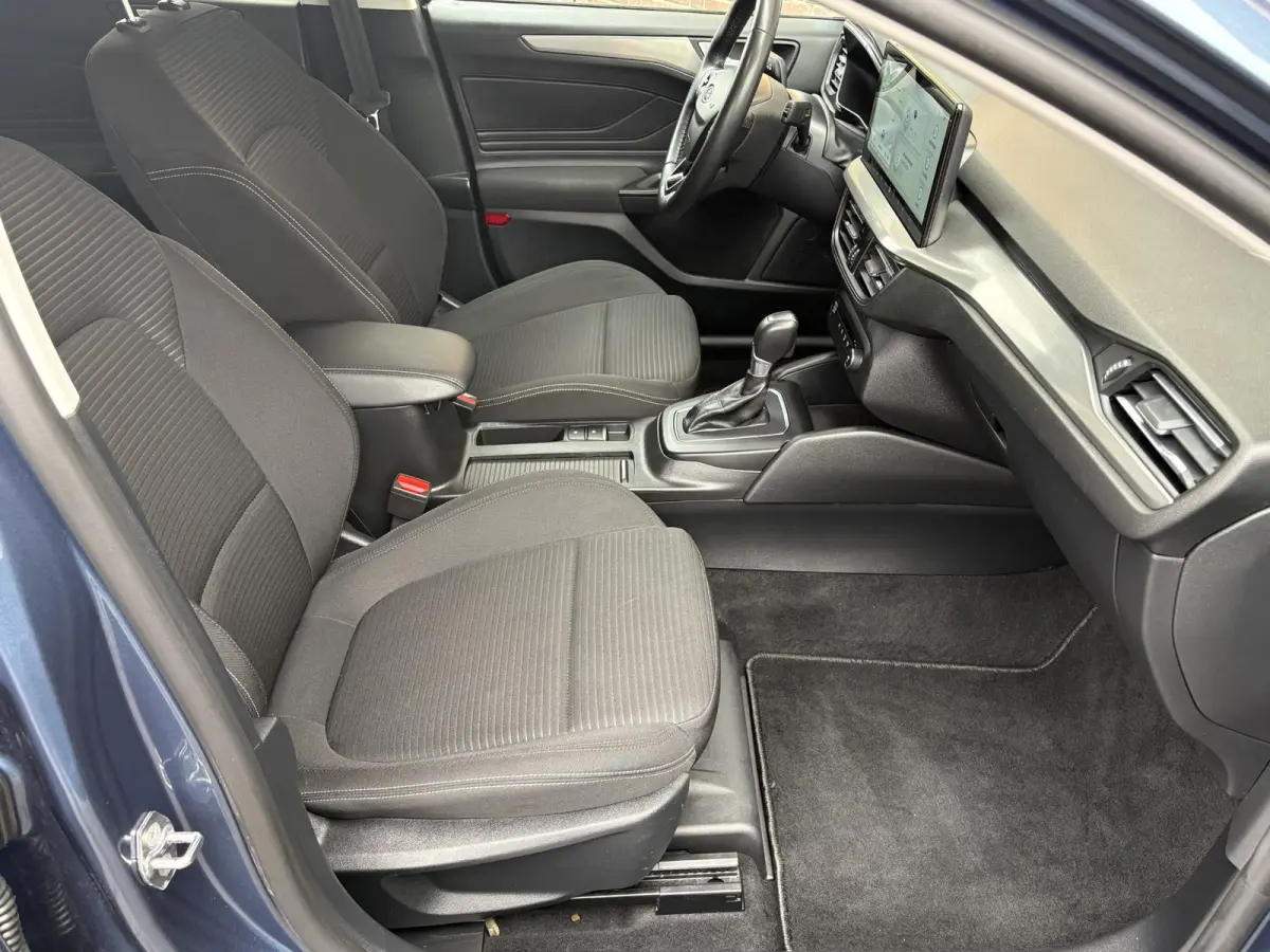 1.0 EcoBoost Hybrid 155pk AUTOMAAT TITANIUM/NAVI/LED/LMV/NL-AUTO