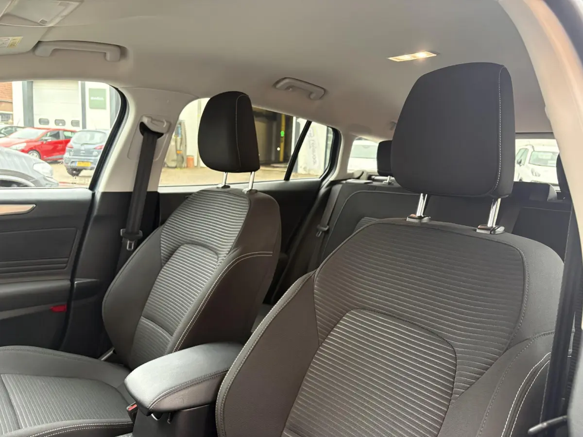 1.0 EcoBoost Hybrid 155pk AUTOMAAT TITANIUM/NAVI/LED/LMV/NL-AUTO