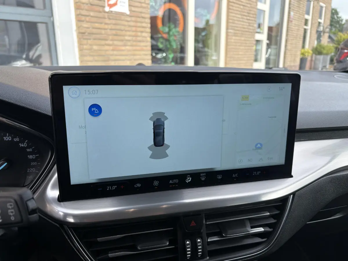 1.0 EcoBoost Hybrid 155pk AUTOMAAT TITANIUM/NAVI/LED/LMV/NL-AUTO