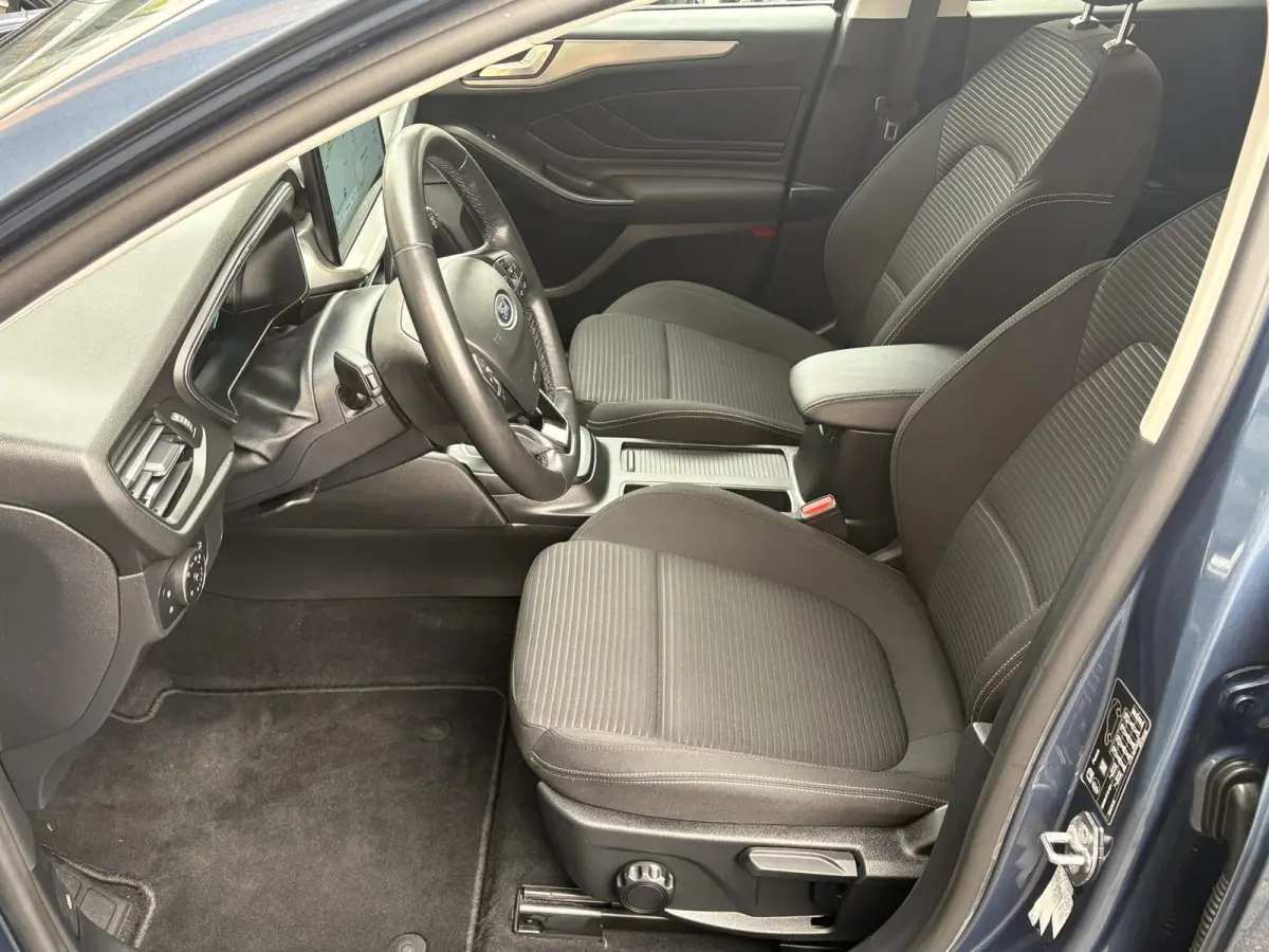 1.0 EcoBoost Hybrid 155pk AUTOMAAT TITANIUM/NAVI/LED/LMV/NL-AUTO